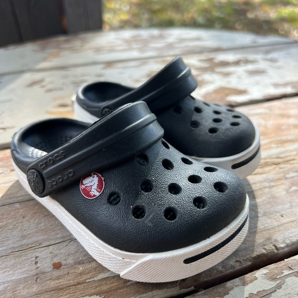 Crocs Kids Black 3-4C *flaw